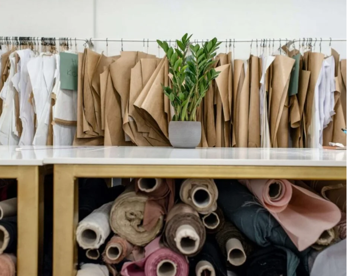  Вижте какви са трендовете в мъжката мода за балове 2025! 