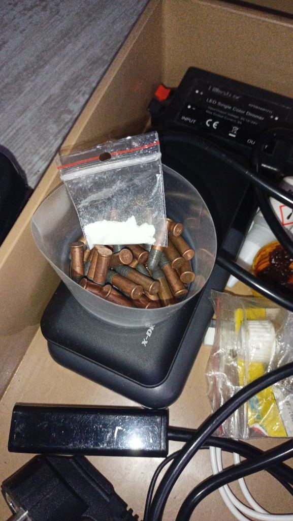 Баща и син бяха задържани за разпространение на дрога