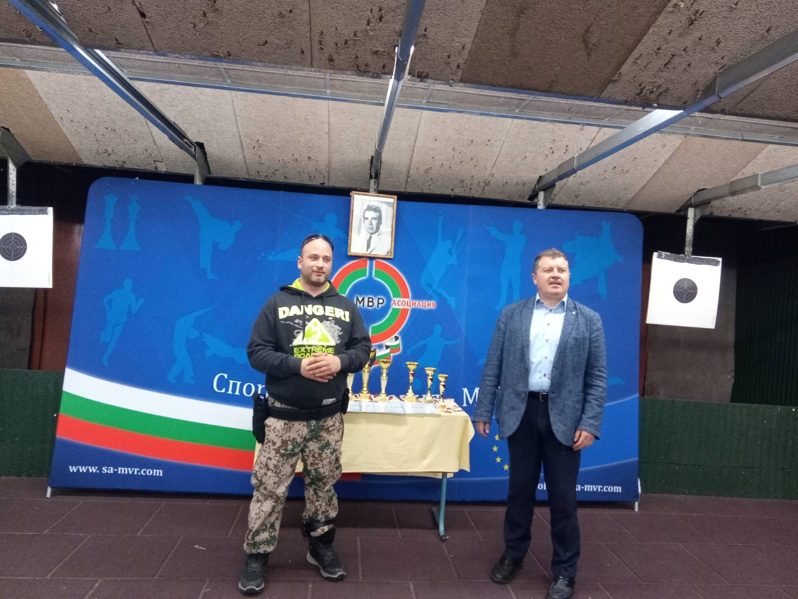 Купи и медали за плевенски полицаи в Републиканския турнир по стрелба с боен пистолет „Величко Величков“