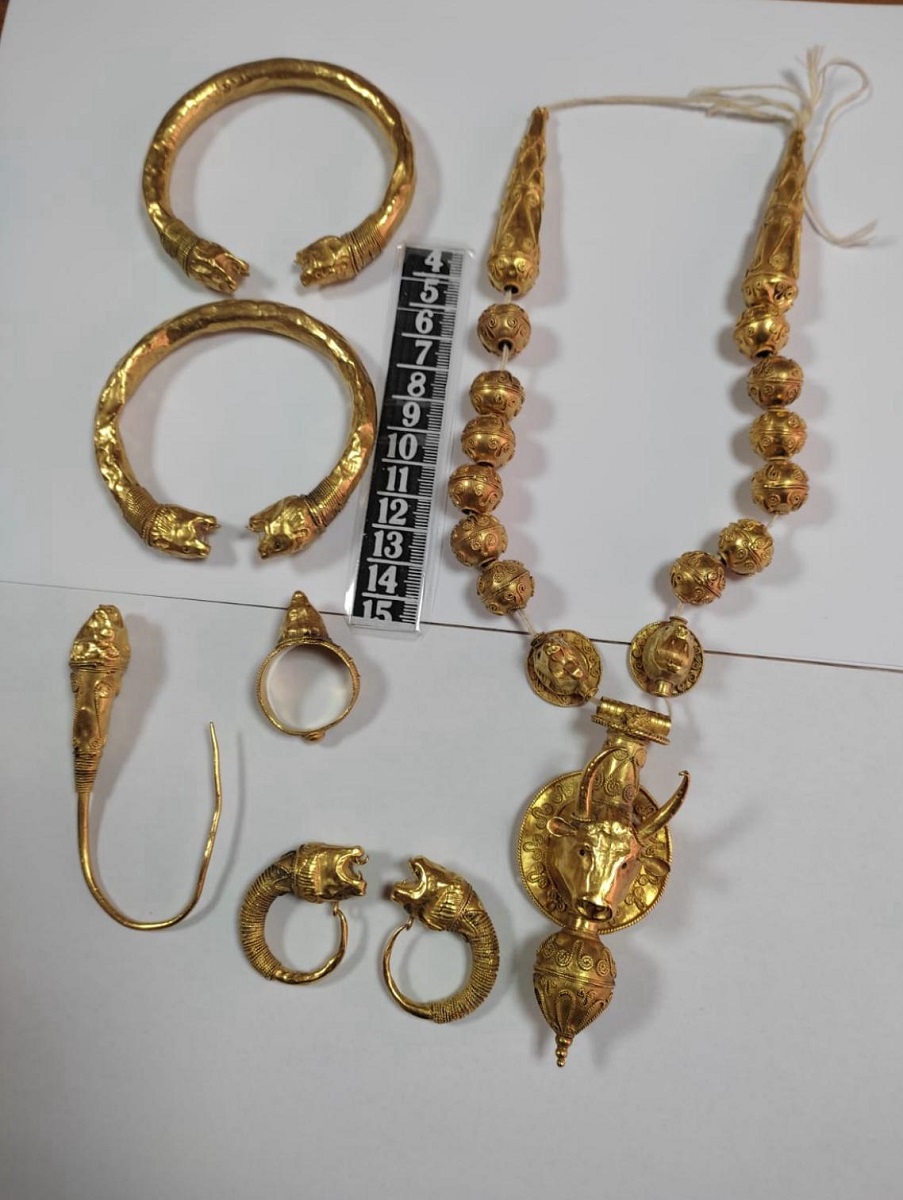 Разбиха група, извършвала престъпления с културни ценности и във Варна (СНИМКИ)