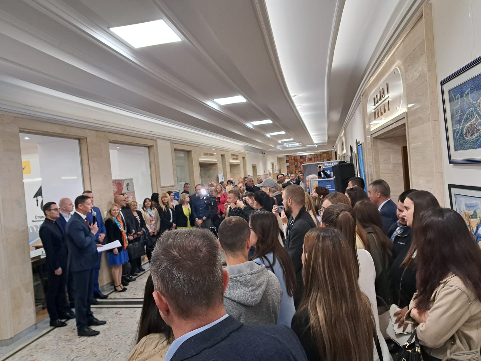 За всички университети във Варна има пари за иновации, увери министър Пулев