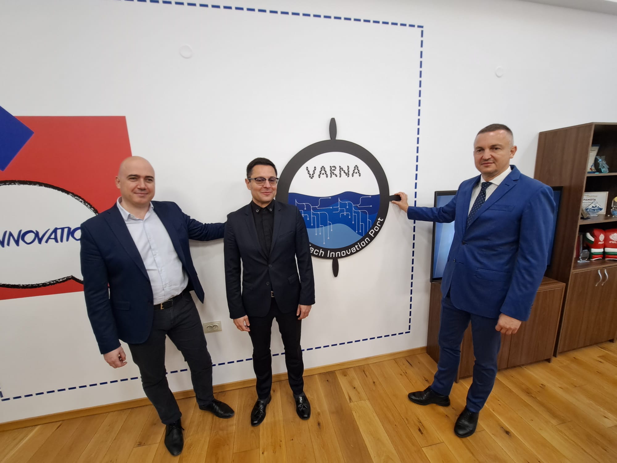 За всички университети във Варна има пари за иновации, увери министър Пулев